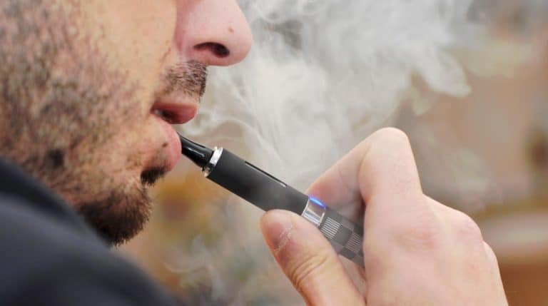 Arrêtez de fumer avec la e-cigarette et un e-liquide bio !
