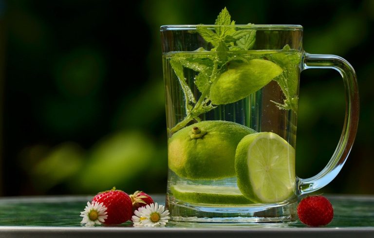 Pourquoi de l’eau citronnée au miel ?